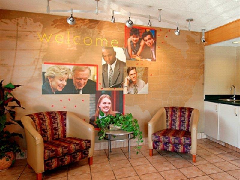 Red Roof Inn Plus+ Secaucus - Meadowlands Interior photo