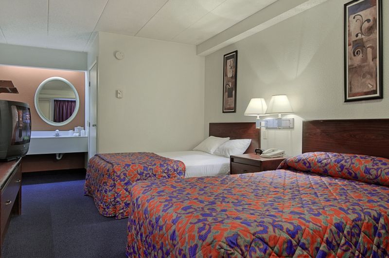 Red Roof Inn Plus+ Secaucus - Meadowlands Room photo